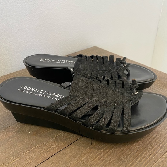 Donald J Pliner Sandals Size 8 Black Cissy Wedge
Leather Platform - Picture 4 of 12